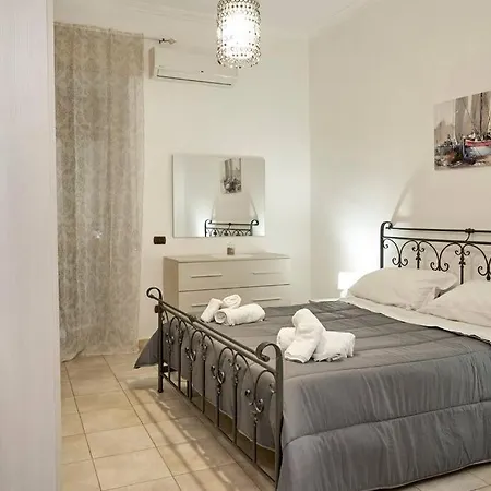 Duomo Center * Nápoles